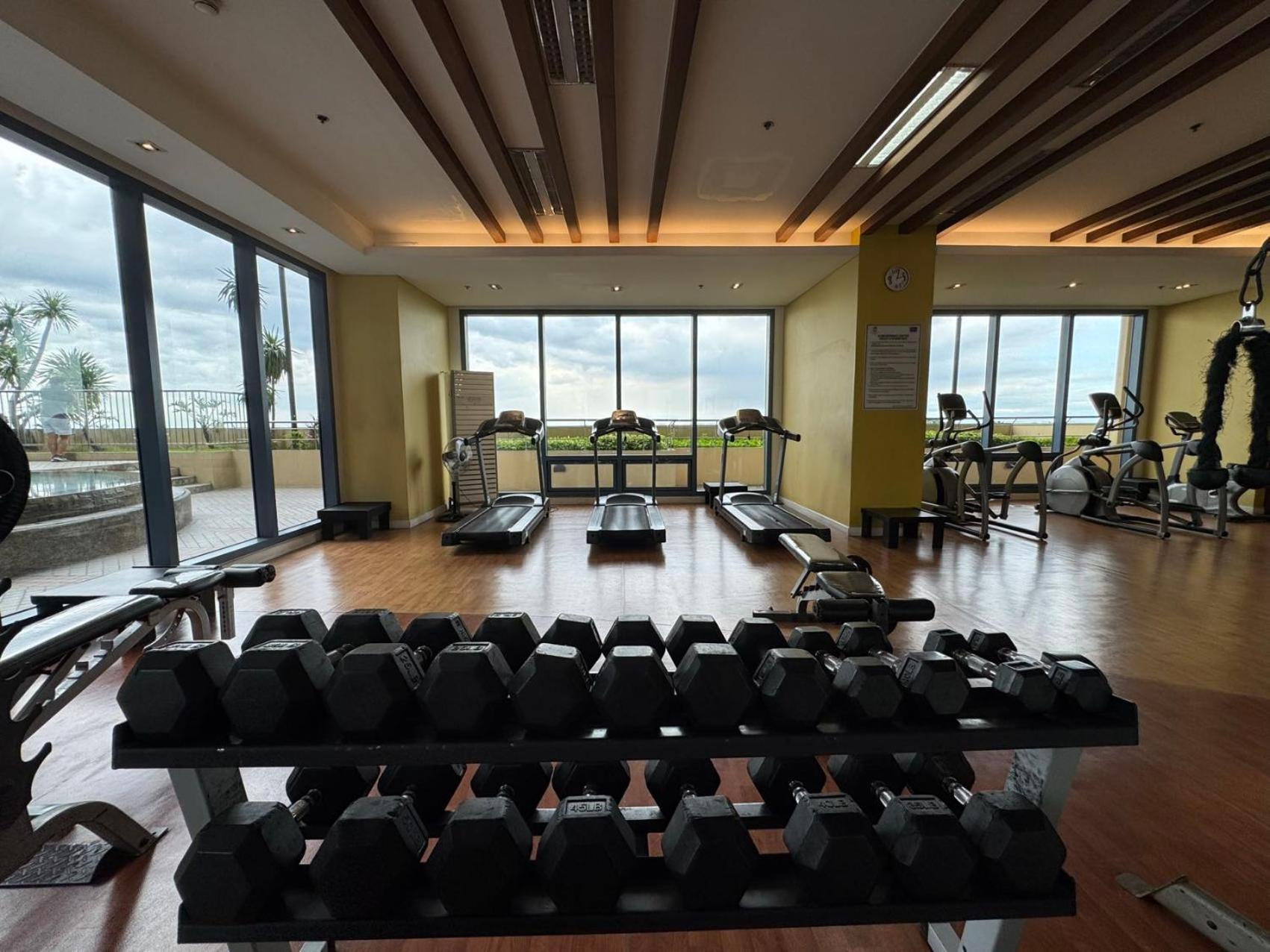 Grand Riviera Suites Manila Esterno foto