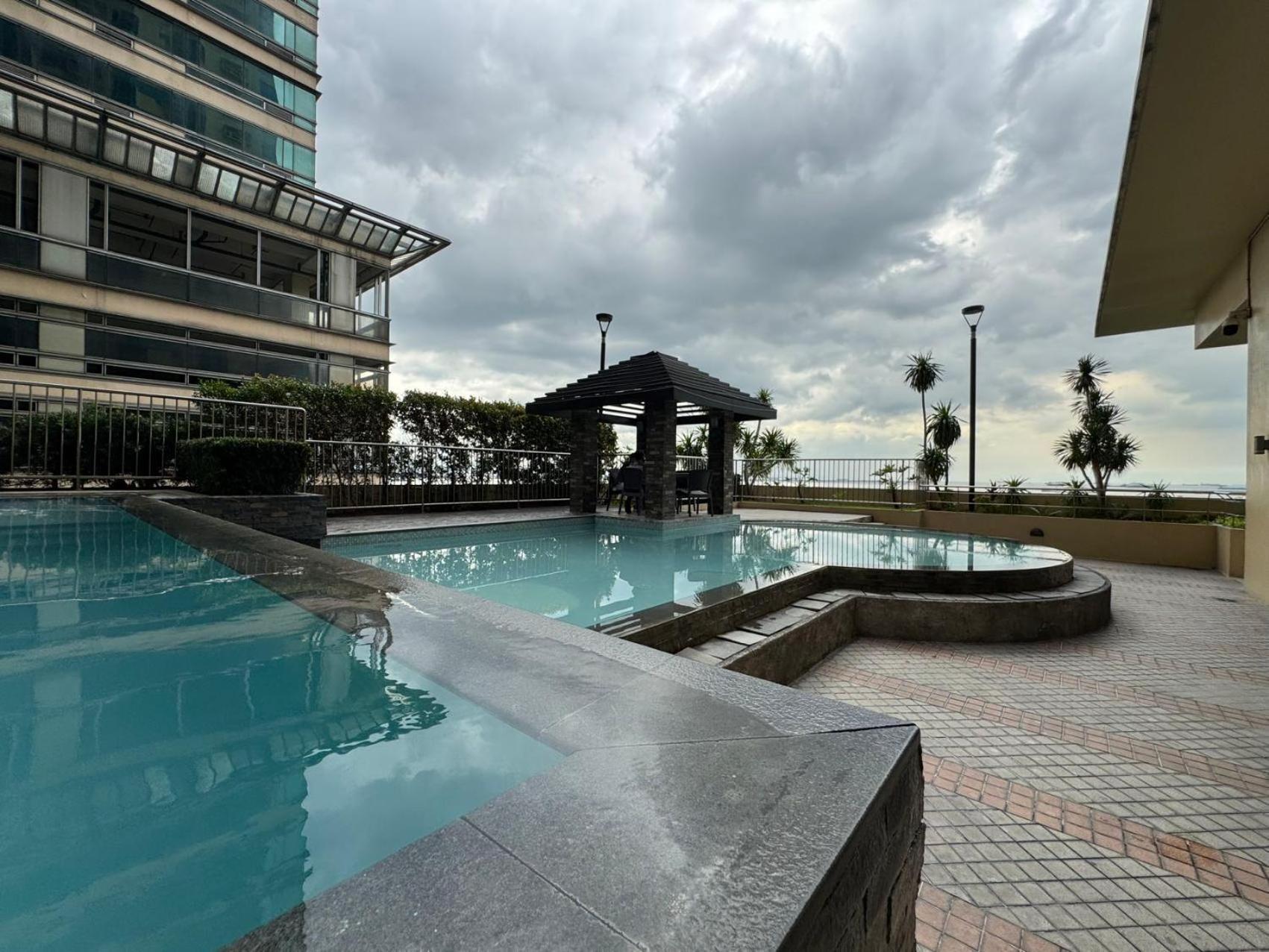 Grand Riviera Suites Manila Esterno foto